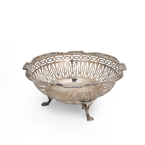 Lot 329 - A George V silver fruit bowl