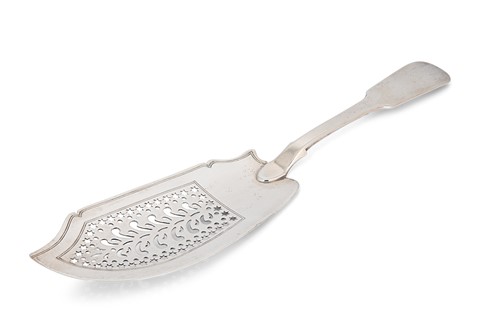 Lot 302 - A George III silver fish slice, mark of Paul Storr