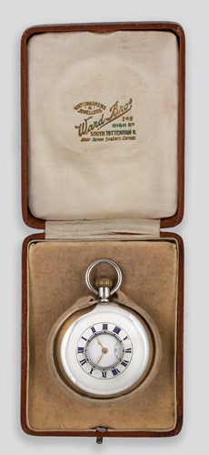 Lot 175 - Unsigned - An early 20th century silver half hunter pocket watch