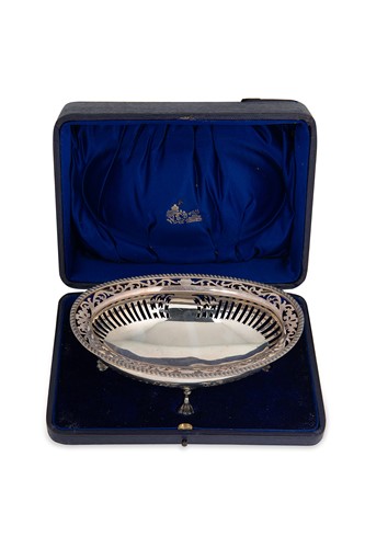 Lot 351 - Chester - An early 20th century silver bonbon dish
