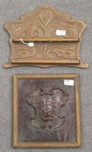 Lot 228 - 18th century carved wood armorial crest. The...