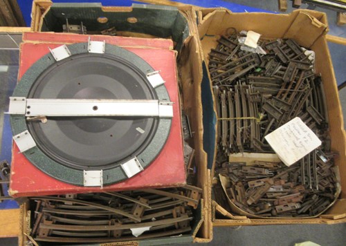 Lot 210A - A Hornby 0 gauge turntable No 2, boxed;...