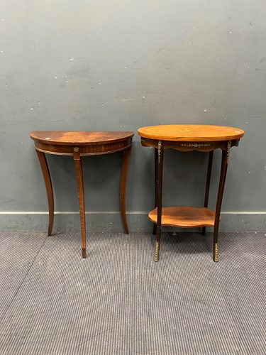 Lot 699 - A Bevan Funnell reproduction mahognany...