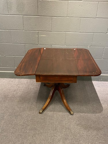 Lot 773 - A 19th century mahogany pembroke table with...