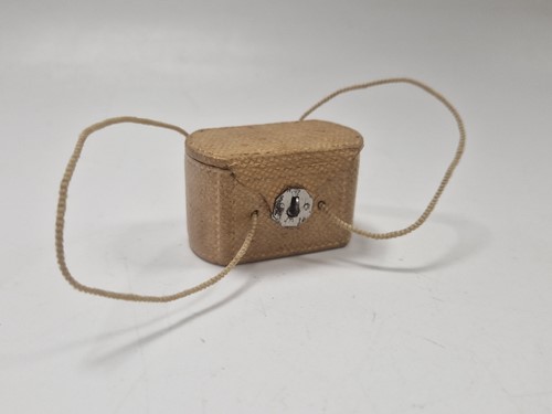 Lot 3 - A miniature dolls' sewing case, likely French, possibly retailed by Simonne