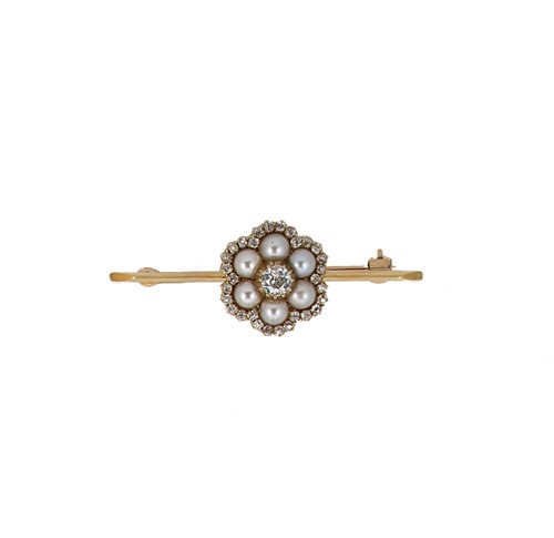 Lot 87 - A pearl and diamond brooch/pendant