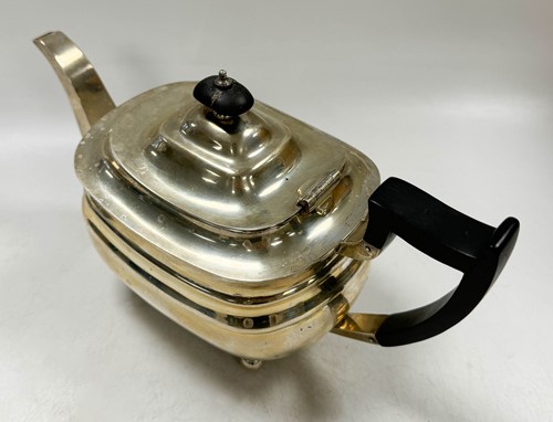 Lot 343 - An Edward VIII silver teapot
