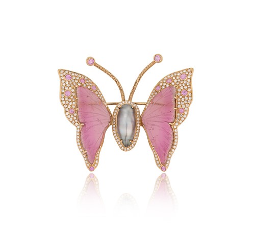 Lot 132 - Fei Liu - A butterfly brooch