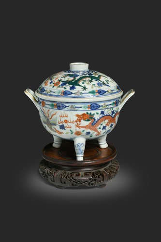 Lot 8 - A Chinese porcelain dragon and phoenix food warmer, Guangxu dynasty