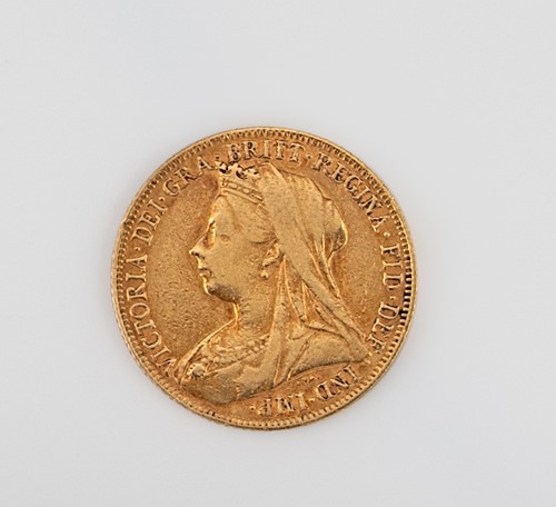 Lot 246 - A Victoria 'Old Head' sovereign