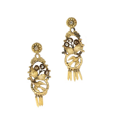 Lot 91 - A pair of carved ear pendants