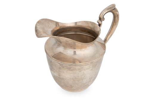 Lot 271 - An American metalwares silver water jug
