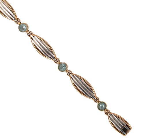 Lot 49 - An early 20th century aquamarine bracelet