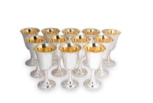 Lot 269 - A set of 12 American metalwares silver goblets