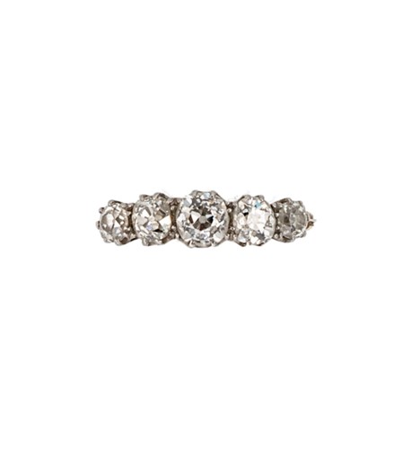 Lot 128 - A five stone diamond ring