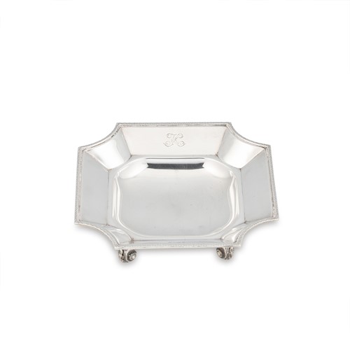 Lot 325 - A George V silver side dish