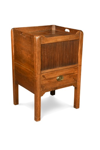 Lot 347 - A George III mahogany tray-top night cupboard