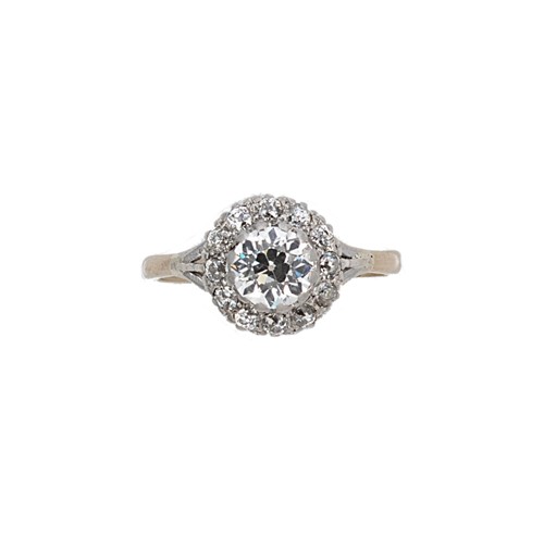 Lot 162 - An early 20th century diamond cluster ring