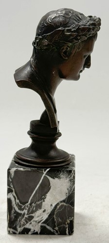 Lot 517 - Two small bronze busts of Napoleon, 19th century