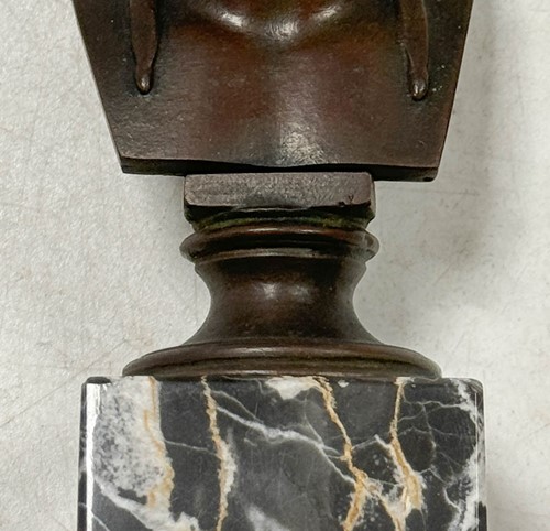 Lot 517 - Two small bronze busts of Napoleon, 19th century