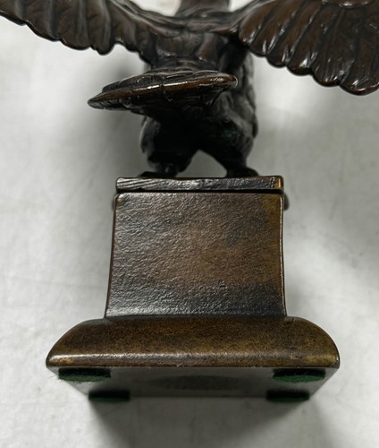 Lot 514 - A Grand Tour bronze model of Napoleon, 19th century