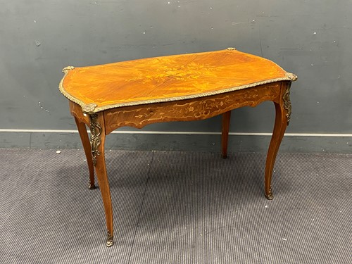 Lot 436 - A French Louis XV style marquetry and gilt metal mounted writing table