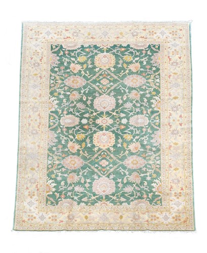 Lot 483 - A Ziegler style carpet, late 20th century
