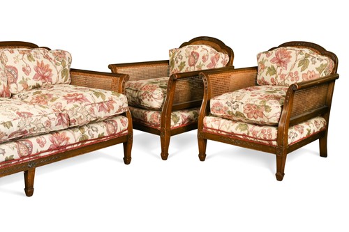 Lot 511 - An Edwardian three piece bergère suite