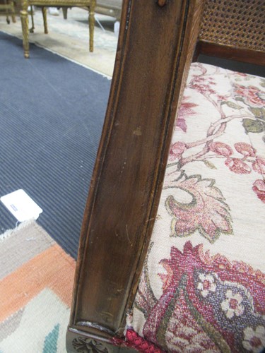 Lot 511 - An Edwardian three piece bergère suite