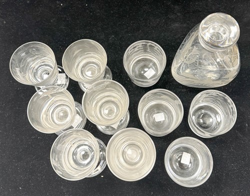 Lot 569 - A part suite of glassware engraved with hunting scenes