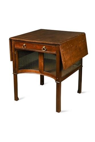 Lot 382 - A George III mahogany supper table