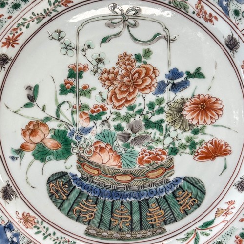 Lot 6 - A Chinese famille verte porcelain dish, Qing Dynasty, Kangxi Emperor (1662-1722)