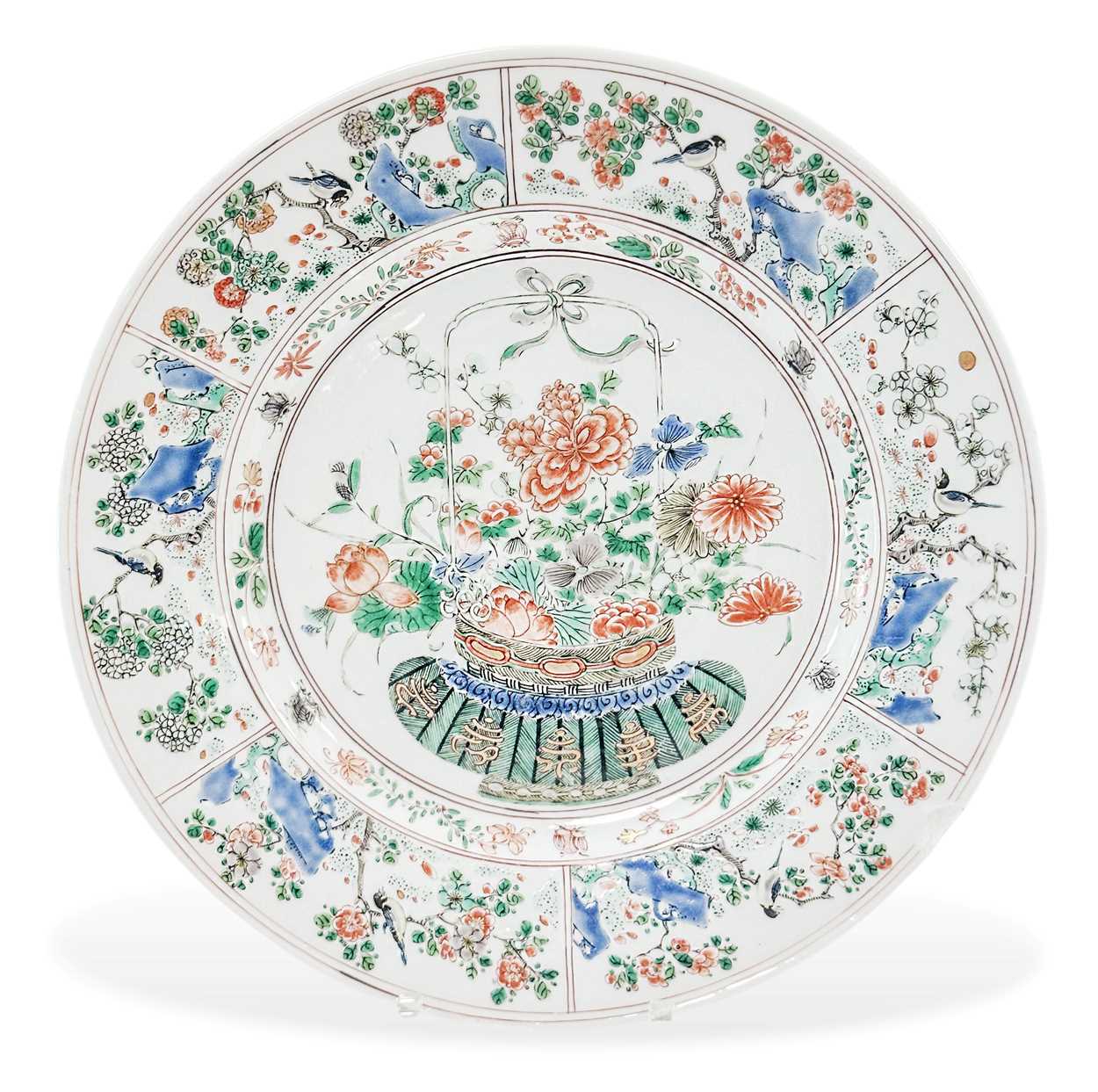 Lot 6 - A Chinese famille verte porcelain dish, Qing Dynasty, Kangxi Emperor (1662-1722)