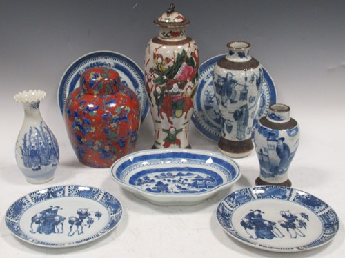 Lot 72 - A small collection of Chinese export blue and...