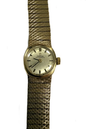 Lot 114 - Omega - A 9ct gold wristwatch
