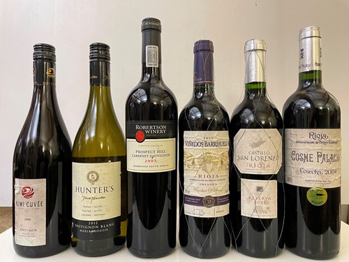 Lot 64 - Mixed everyday wines, 12 bottles