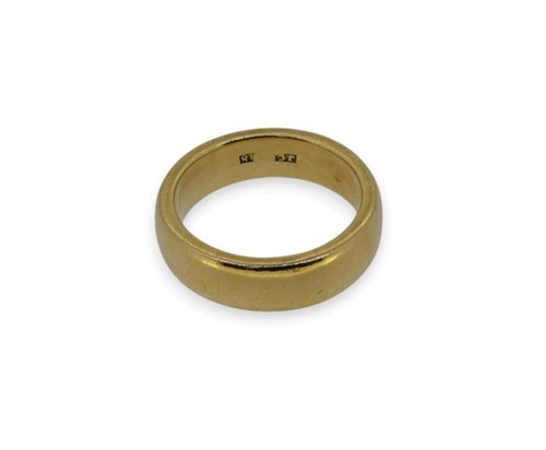 Lot 93 - A wedding band