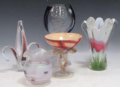 Lot 86 - A group of 20th century art glass, a pink and...