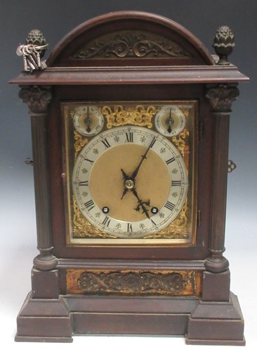 Lot 215 - An early 20th century bracket clock, with...