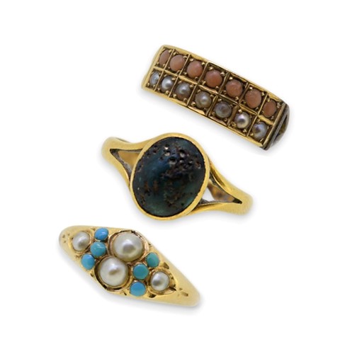 Lot 87 - Three dress rings