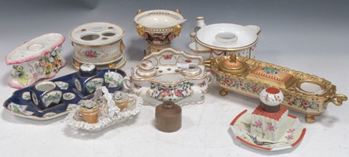 Lot 89 - A box of 19th century and later inkwells