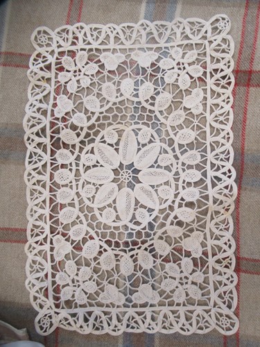 Lot 264 - A quantity of early 20th century and later...