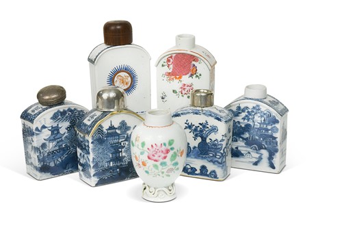 Lot 11 - A group of seven Chinese export porcelain tea caddies, Qing Dynasty, circa 1750-1800