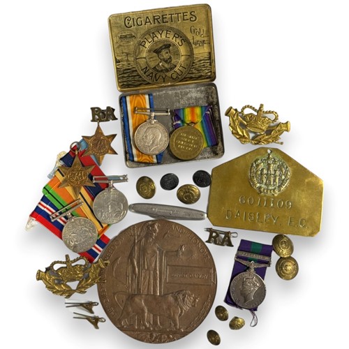 Lot 198 - A World War One pair of medals
