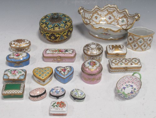 Lot 88 - A collection of porcelain boxes, to include...