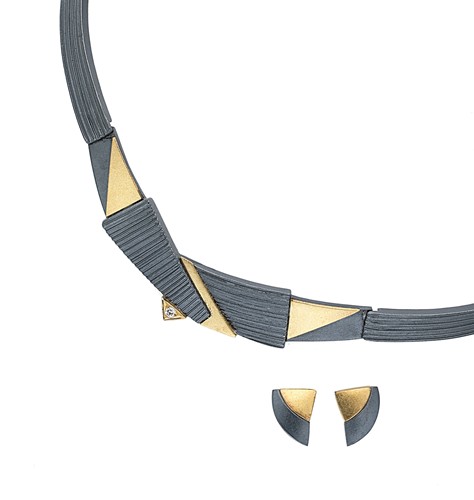 Lot 3 - A modern collarette necklace and matching ear studs