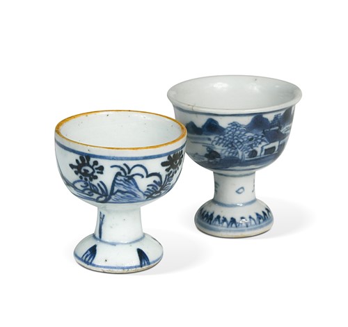 Lot 5 - A Chinese blue and white porcelain small stem cup, early Qing Dynasty, 17th century