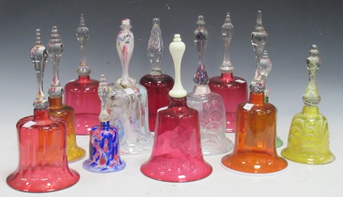 Lot 219 - Collection of cranberry, Murano and other...