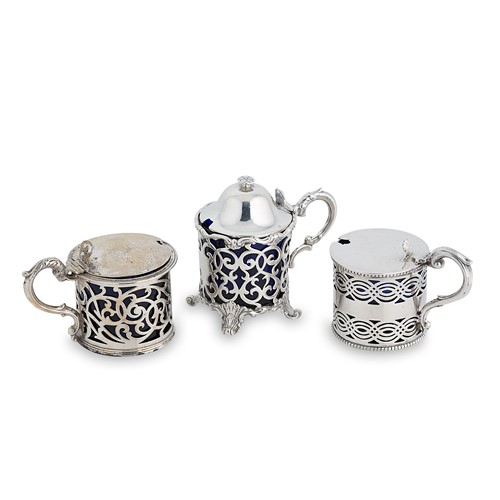 Lot 490 - A trio of Victorian and later silver mustards