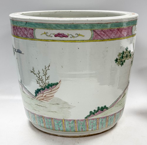 Lot 35 - A Chinese famille rose porcelain large jardiniere, 20th century